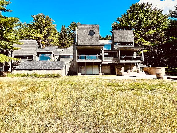 2nd image of 439 Avery Hill Road