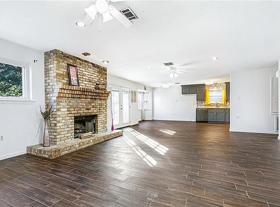 4th image of 3101 Arbutus Ln
