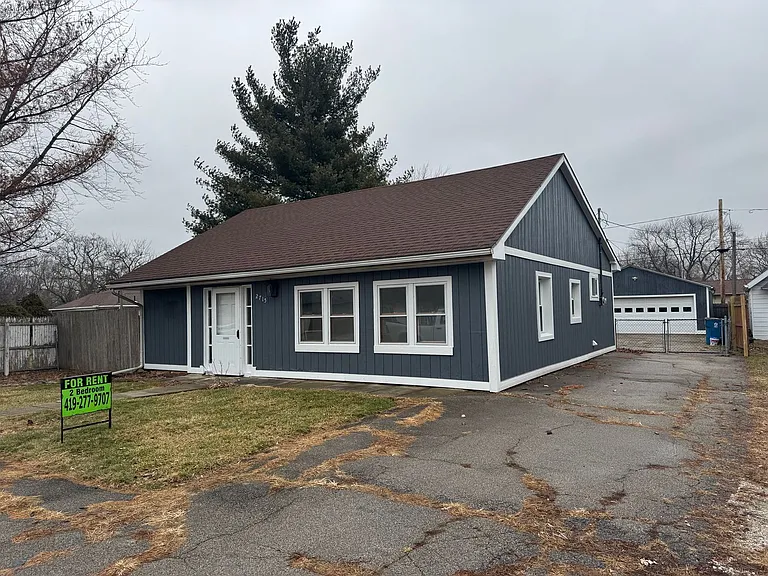 2715 Edwin St — Photo 1