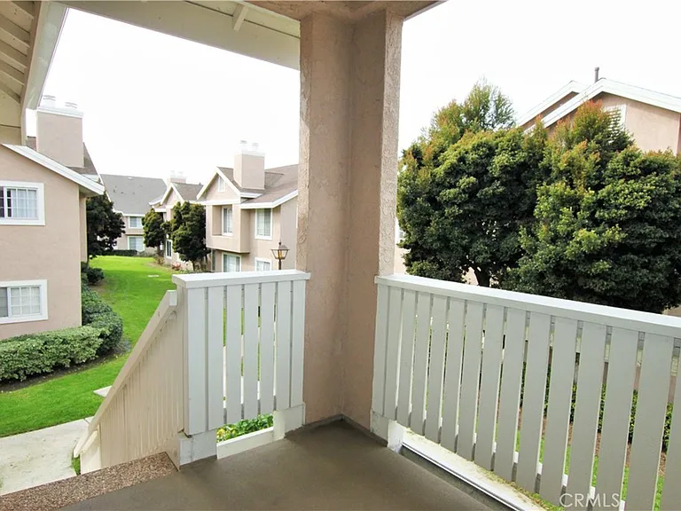 141 Greenfield — Photo 8