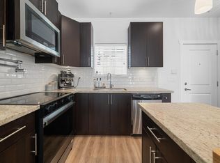 368 Ellesmere Ave #223, Burnaby, BC V5B3S9