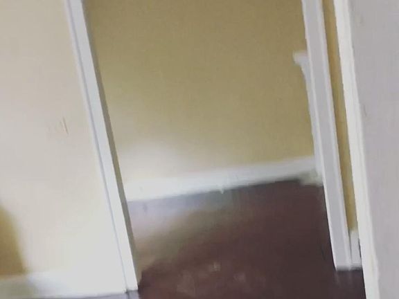 3rd image of 12112 Union Ave APT 4