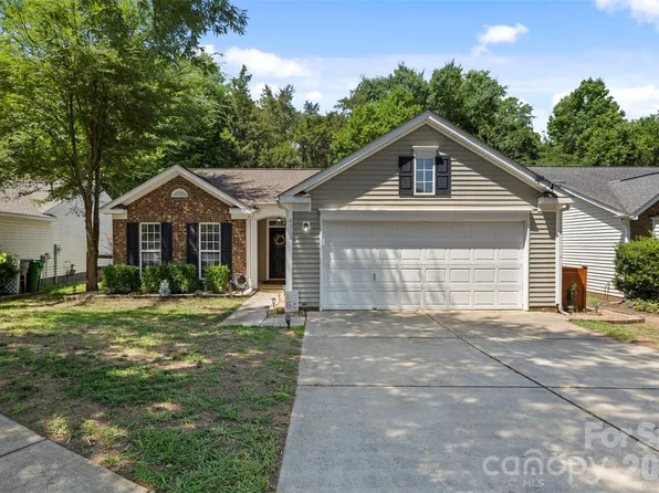 4313 Bubbling Brook Ct, Charlotte, NC 28278