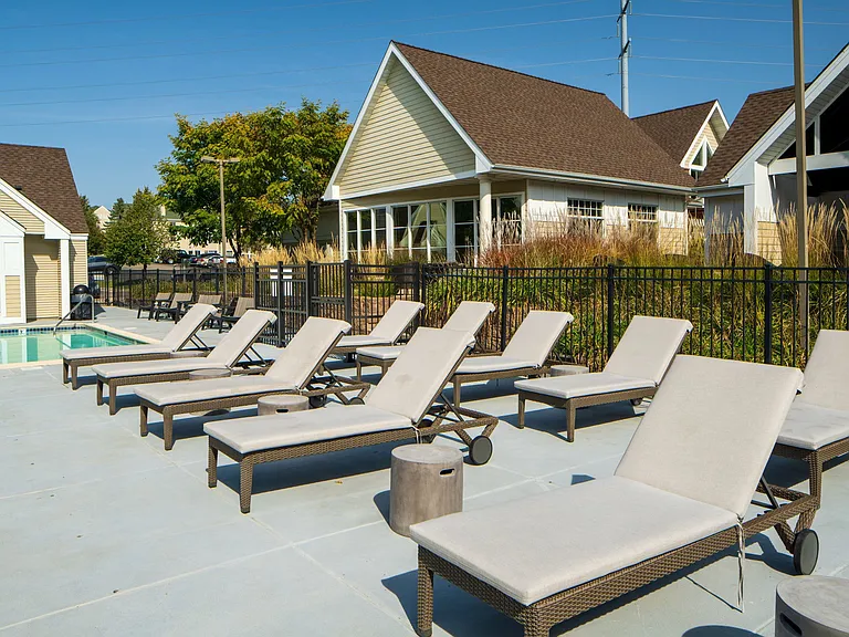 Pool Seating
