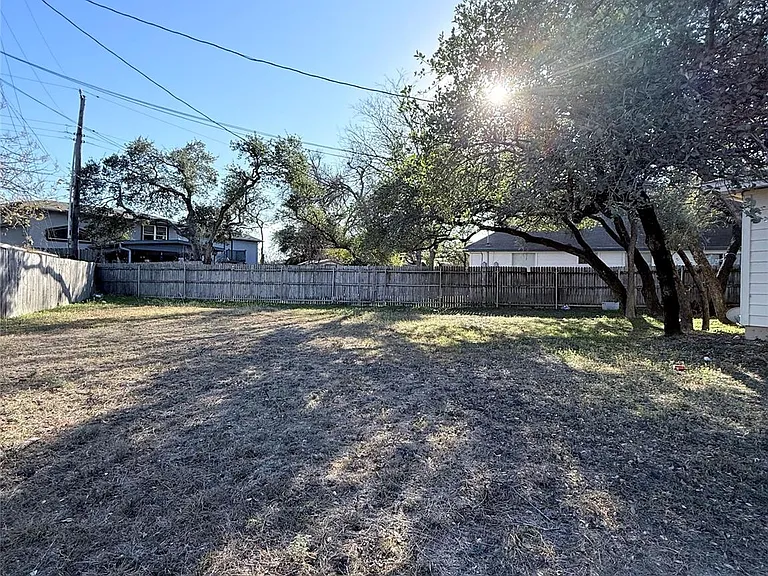 8621 Talyne Chaise Cir #B — Photo 36