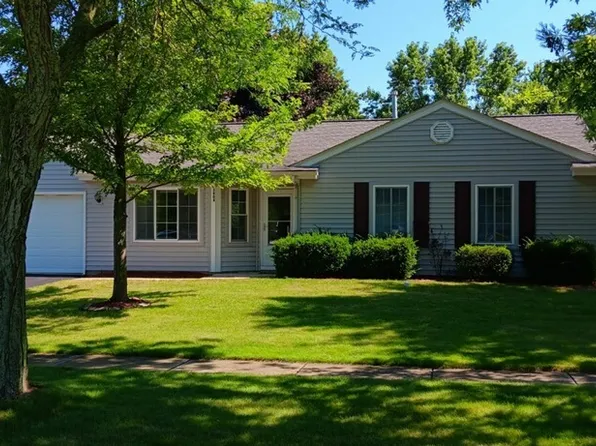 3804 Hale Ln, Island Lake, IL 60042