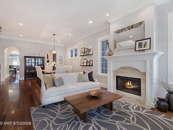 2nd image of 4514 N Damen Ave