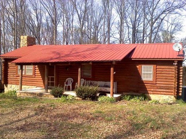 1st image of 901 Rose Garden Ln