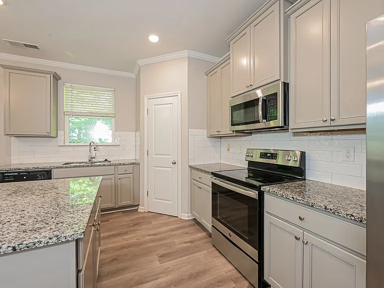 6755 Hill Rock Ln — Photo 7