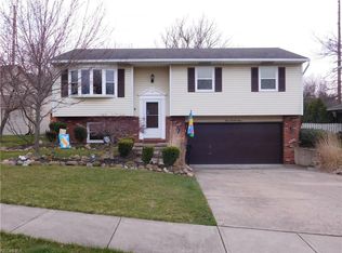 373 Crestview Dr, Elyria, OH 44035