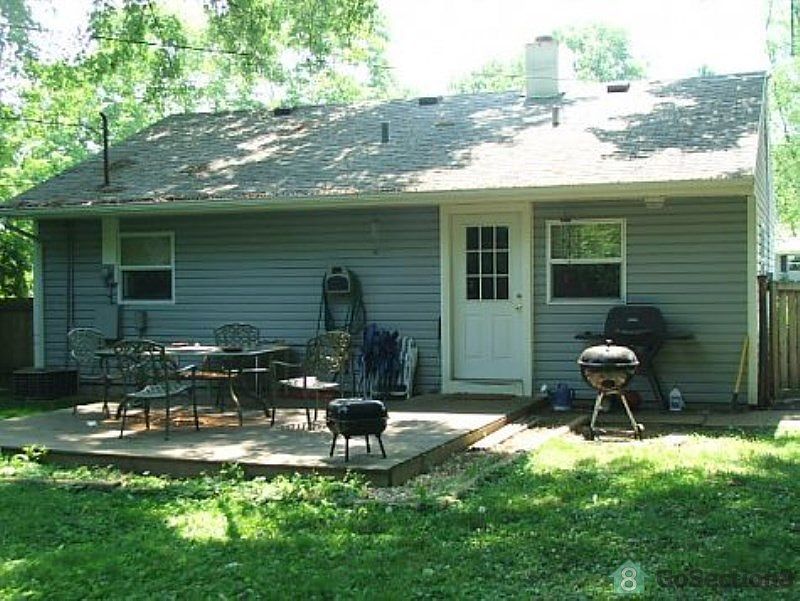 2nd image of 240 Bonnie Ln