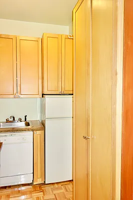 Rented by Douglas Elliman | media 4