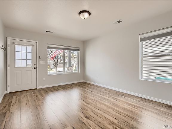 4th image of 2402 S Quartz St