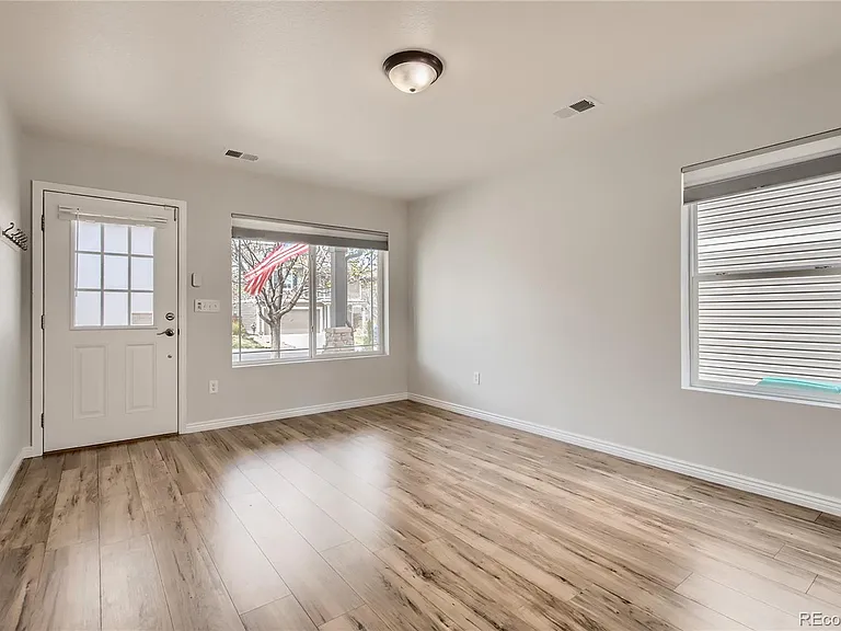 2402 S Quartz St — Photo 4