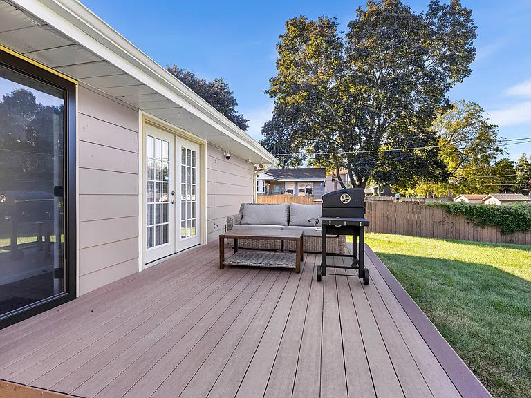 2550 Bordeaux Dr — Photo 7