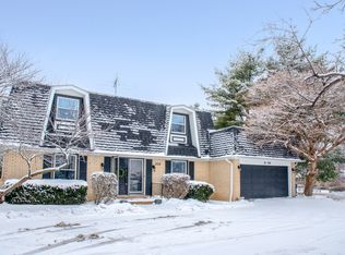 250 S Bloomingdale Rd, Bloomingdale, IL 60108