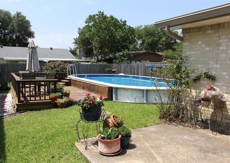 1st image of 2838 Robin Hill Ln