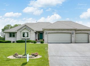4596 Allendale Dr, Saint Paul, MN 55127
