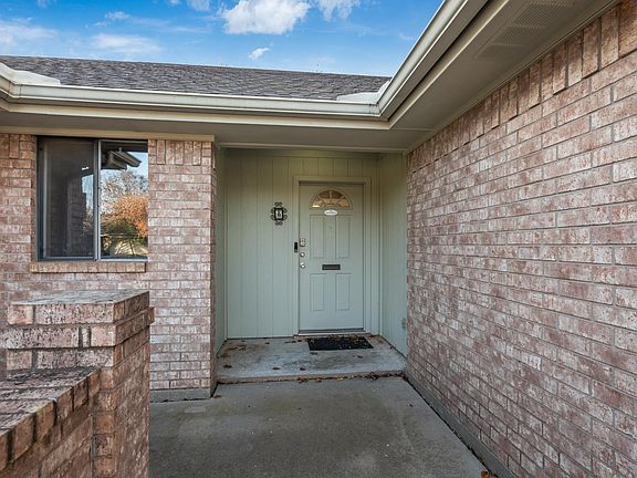 2nd image of 8 Pilot Point Dr