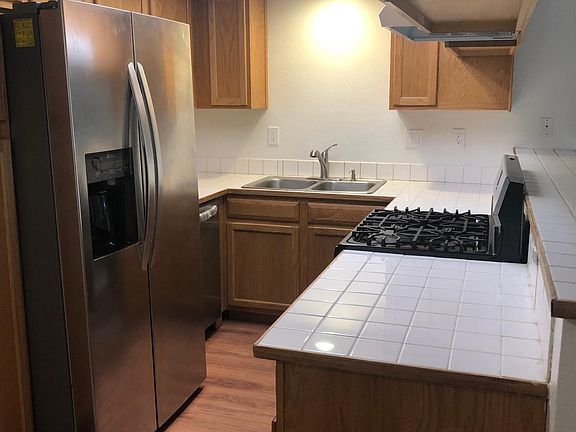 4th image of 1290 Zinfandel Dr Unit B