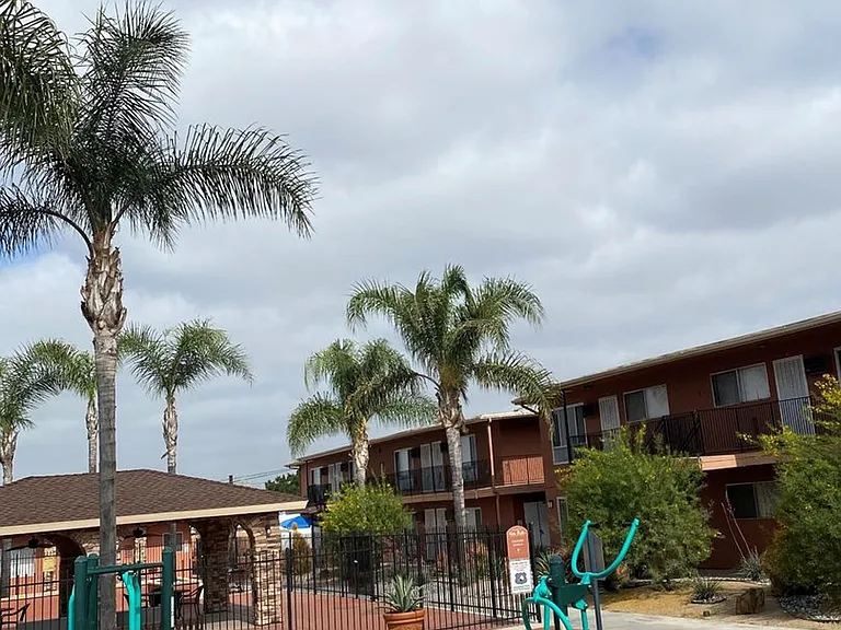 Vista Bella Apartment Homes — Photo 13
