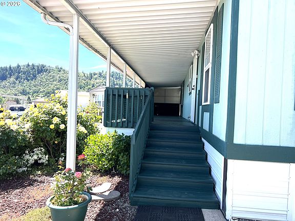 3rd image of 909 Shadow Ranch Ln