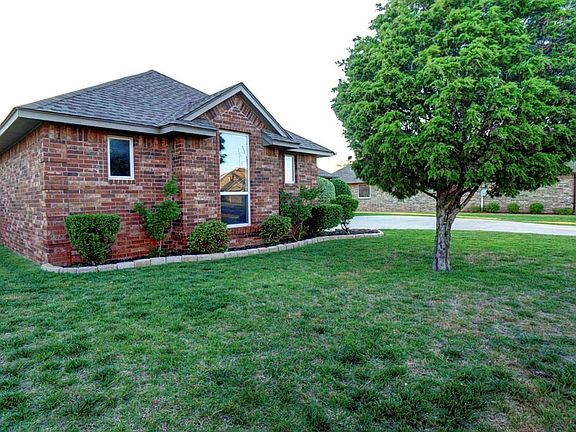 4th image of 15813 Petaluma Pl