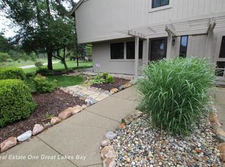 6203 Fairway Pines Ct, Bay City, MI 48706