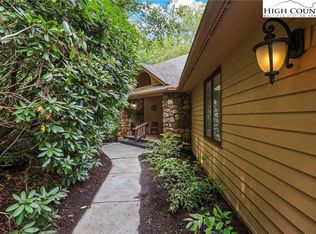 233 Dugger Dr, Banner Elk, NC 28604