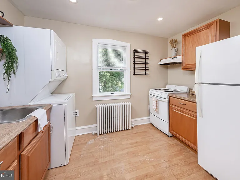 674 Johnson Ave #B — Photo 6