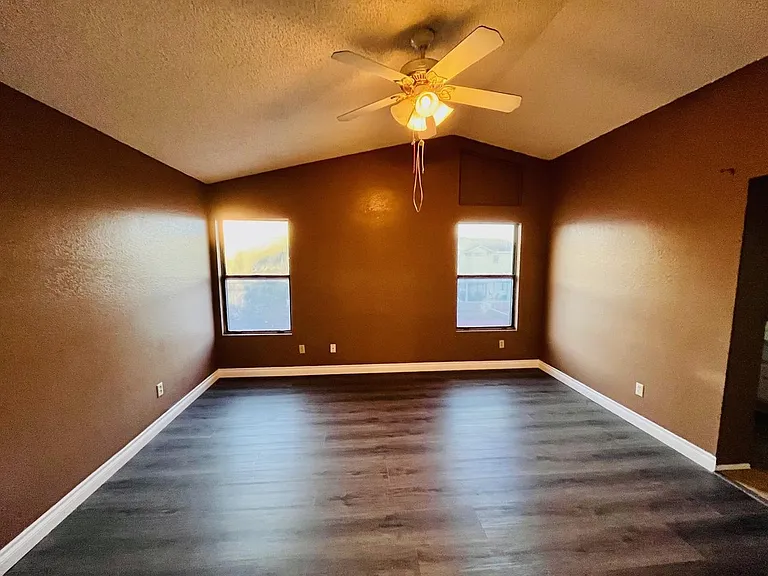 44339 Fenner Ave — Photo 11
