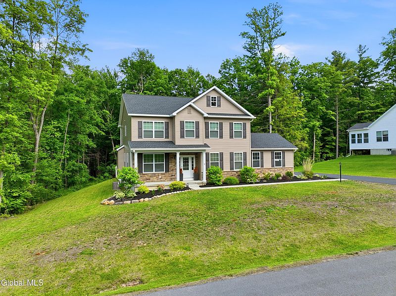 2nd image of 29 Stone Ridge Road