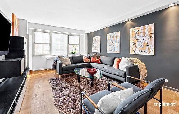 5th image of 205 E 63rd St APT 7E