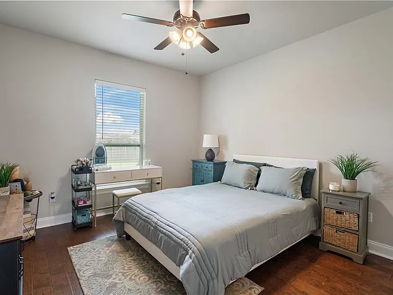 400 Walter Ln — Photo 17
