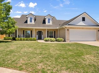 811 Avalon Ct, Cleburne, TX 76033