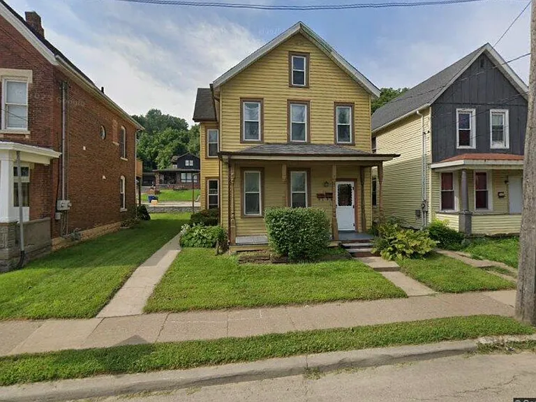 328 Kaufmann Ave — Photo 1