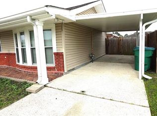 409 Cherrywood Dr, Gretna, LA 70056
