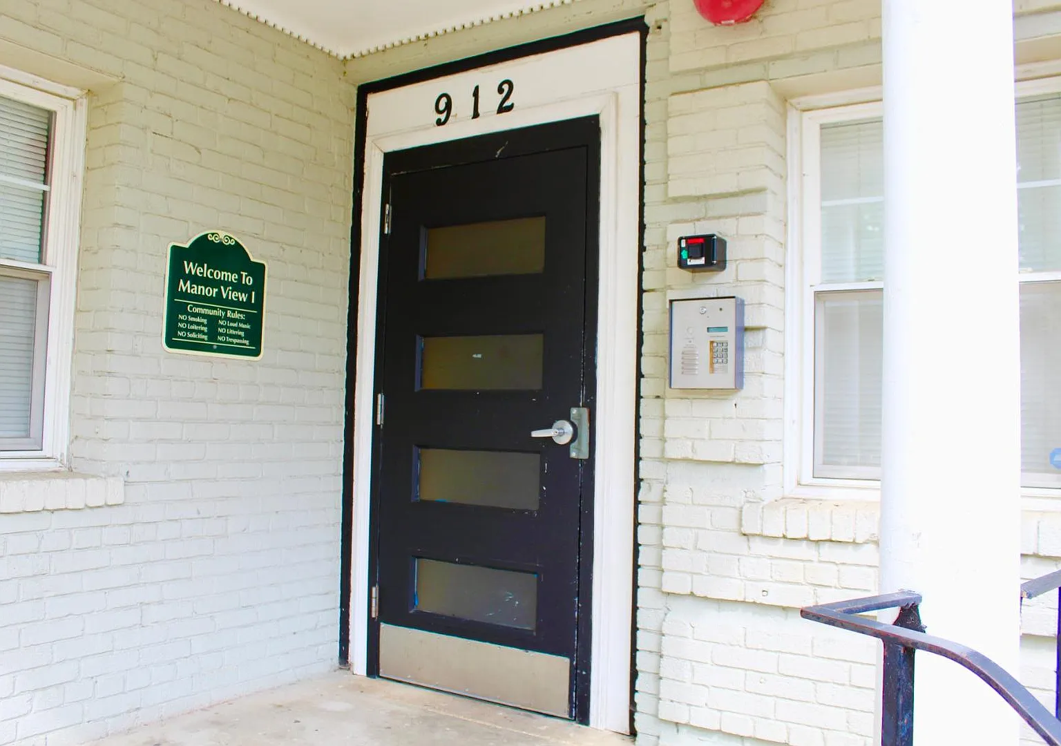 912 Barnaby St SE - 912 Barnaby St SE Unit 302 — Photo 3