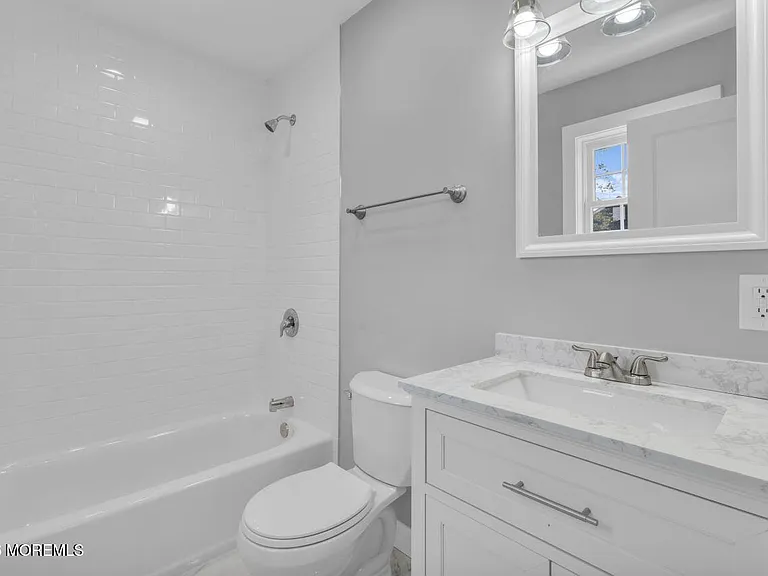 553 Colts Neck Rd #B — Photo 10