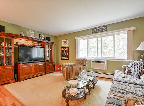 4th image of 54 Richmond Blvd Unit 2A