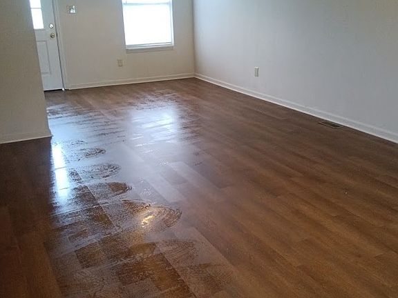 3rd image of 128 Henry Dr