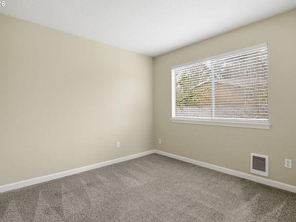 5th image of 9842 SE Talbert St