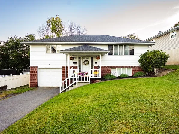 905 W Lackawanna Ave, Olyphant, PA 18447