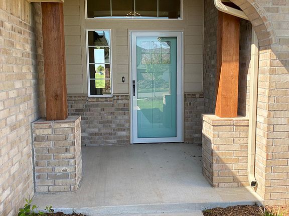 2nd image of 233 SW 166th St