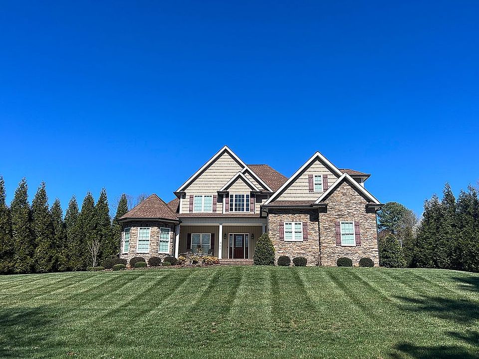 1st image of 307 Beverly Dr