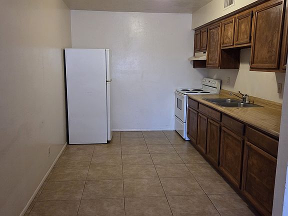 4th image of 2425 N Amarillo St APT 11