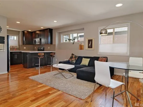 9615 Roosevelt Way NE, Seattle, WA 98115