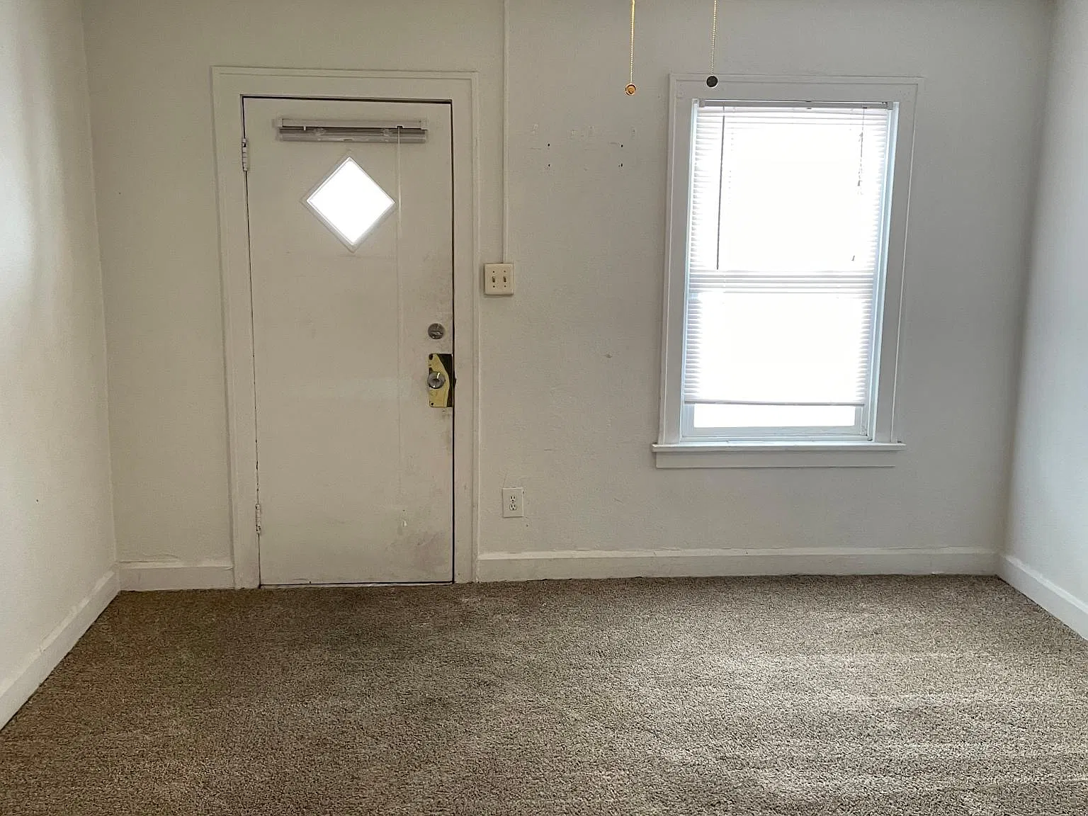 2 bed, 850 sqft, $950 — Photo 1