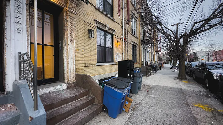 Rented by Jankos Group LLC | media 10