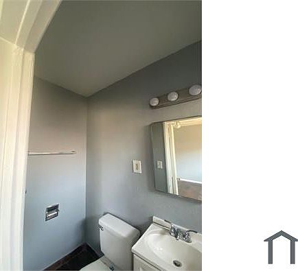 3rd image of 853 Glenway Dr #6